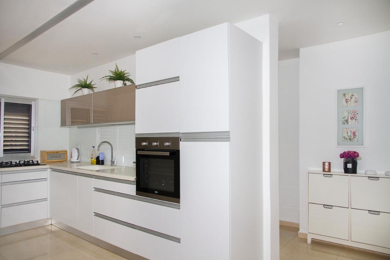 Apartments4You Etsel 巴特亚姆 外观 照片